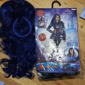 Descendants 2 Evie costume.